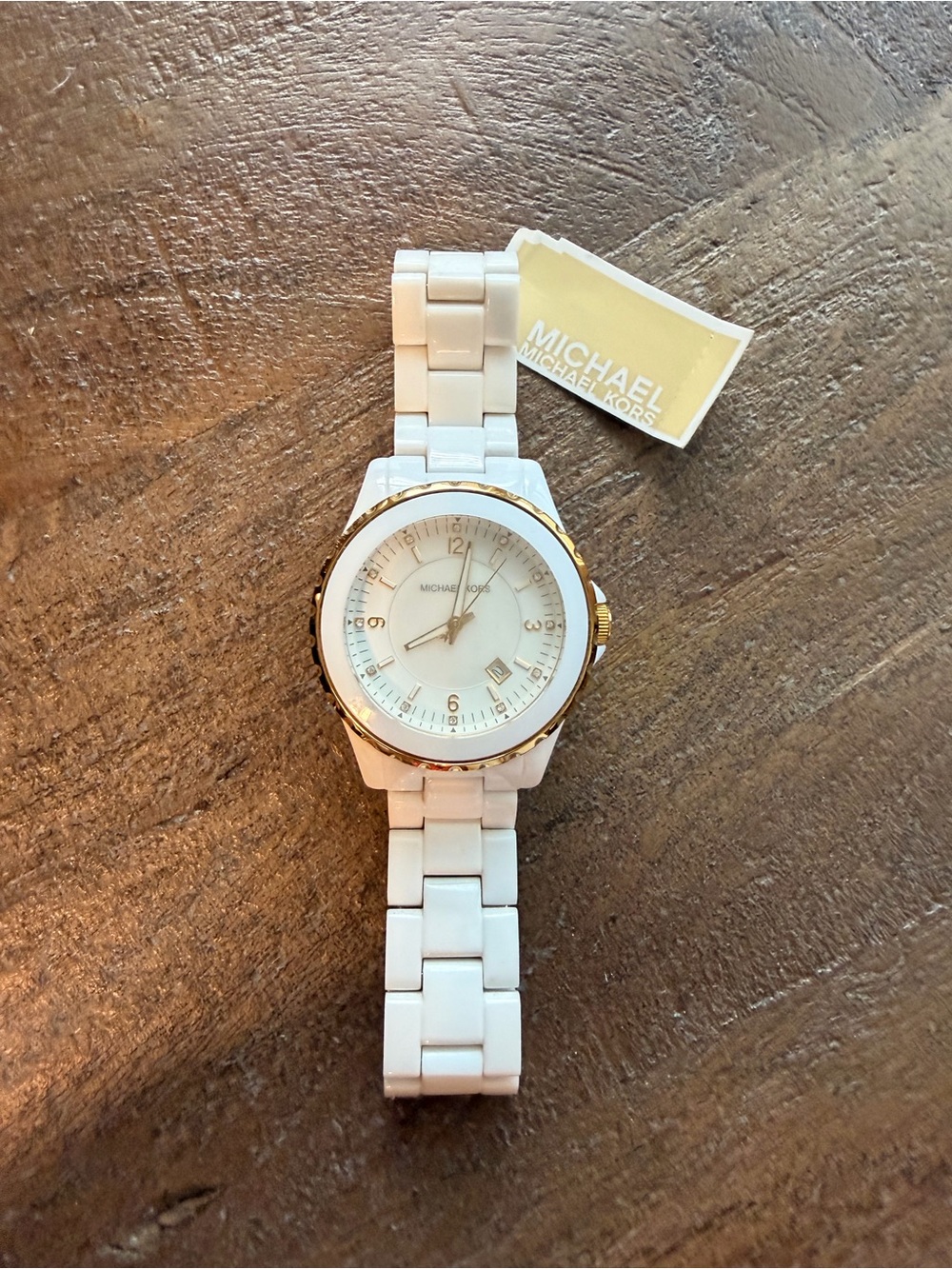 Michael Kors White and Gold Ceramic Watch with Mother of Pearl Dial - Picture 5 of 5